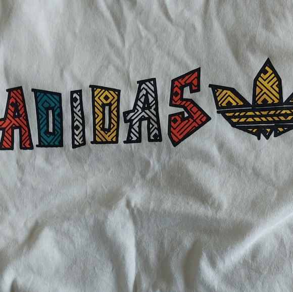 Adidas Mens White Graphic T-Shirt Top Size XS Spellout Aztec Pattern Logo Print - Picture 4 of 6